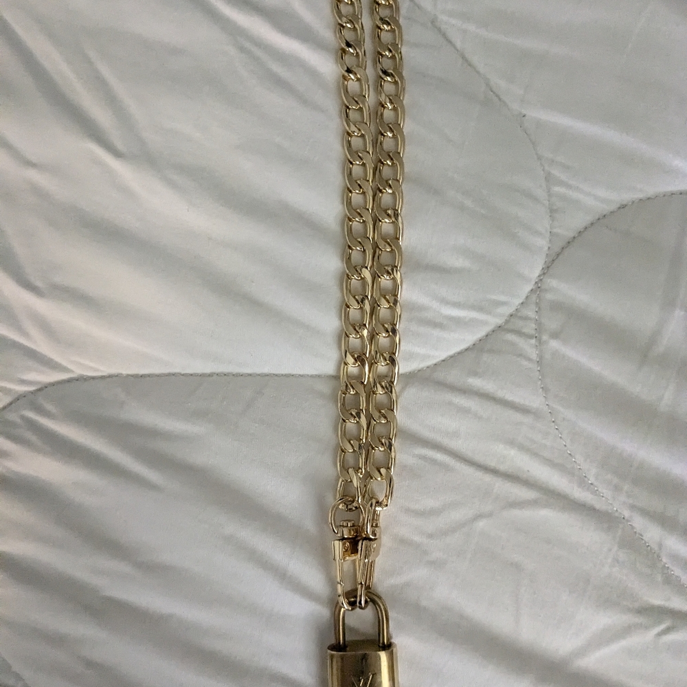 Louis Vuitton Lock, key and chain - Picture 5 of 8